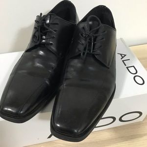 Men dress shoe in black